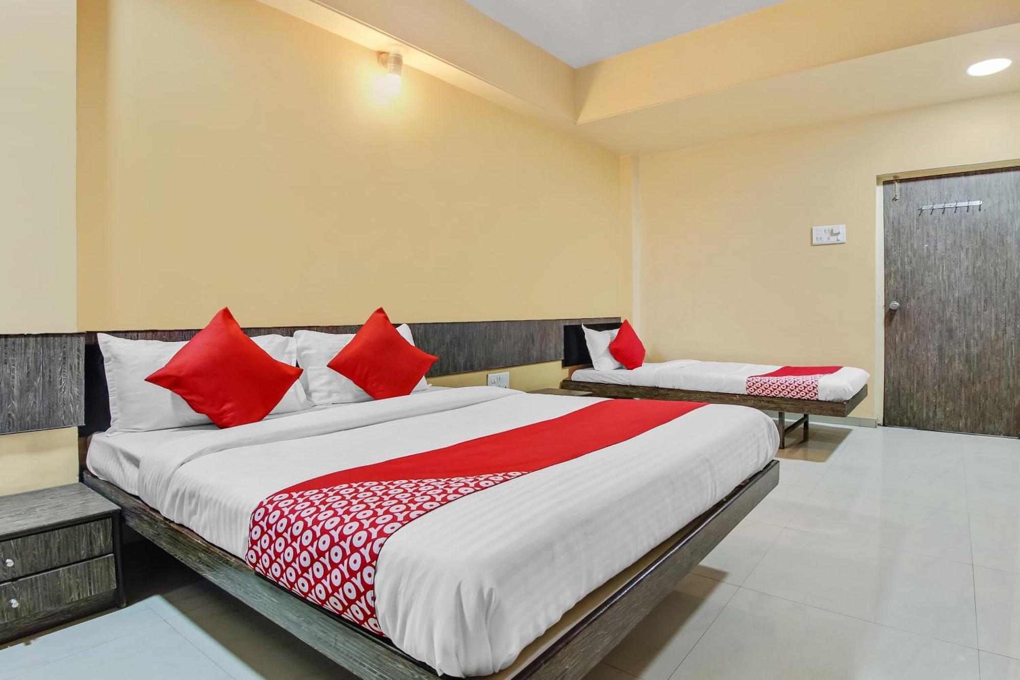 Hotel O Priyanka Residency سولابور المظهر الخارجي الصورة