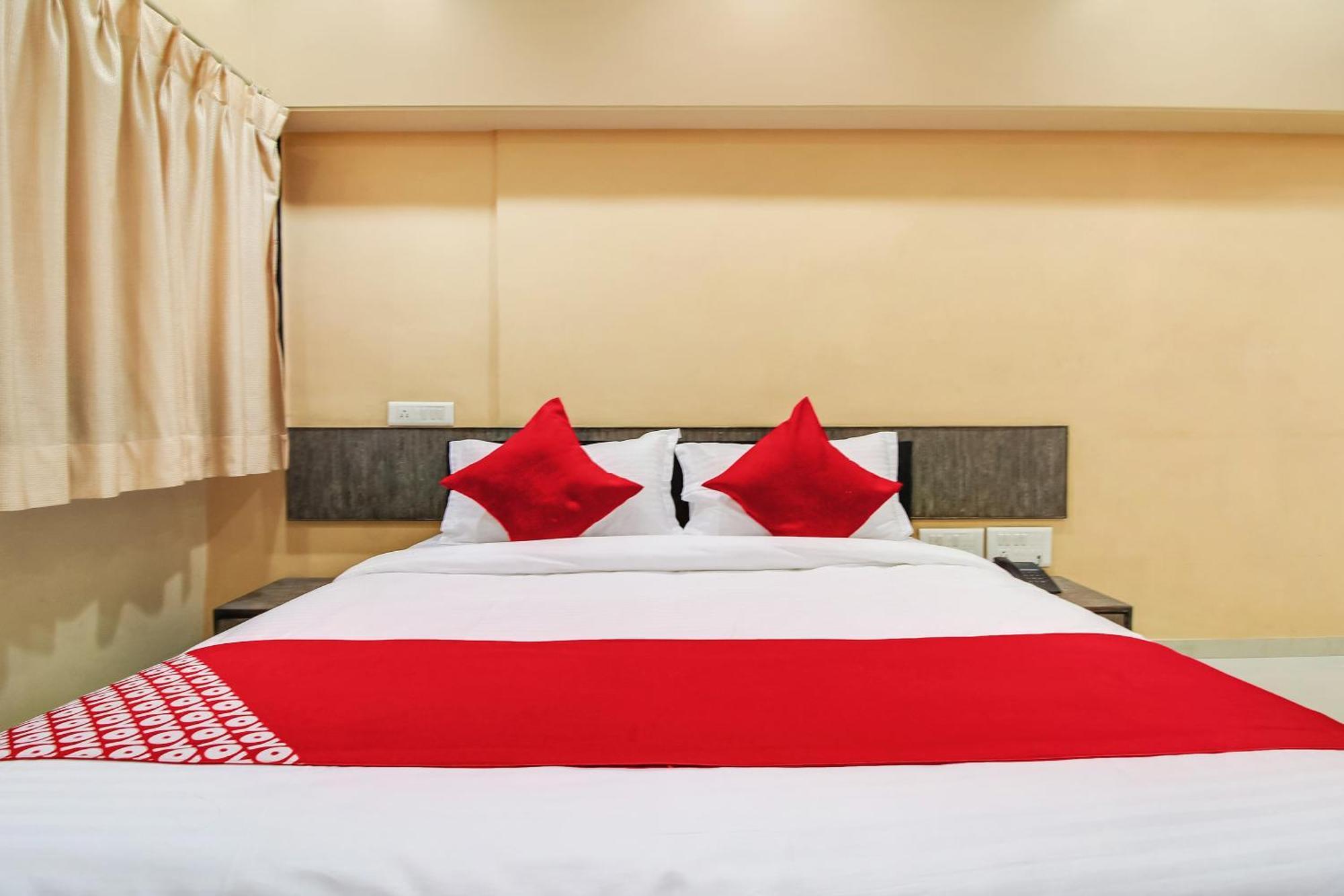 Hotel O Priyanka Residency سولابور المظهر الخارجي الصورة