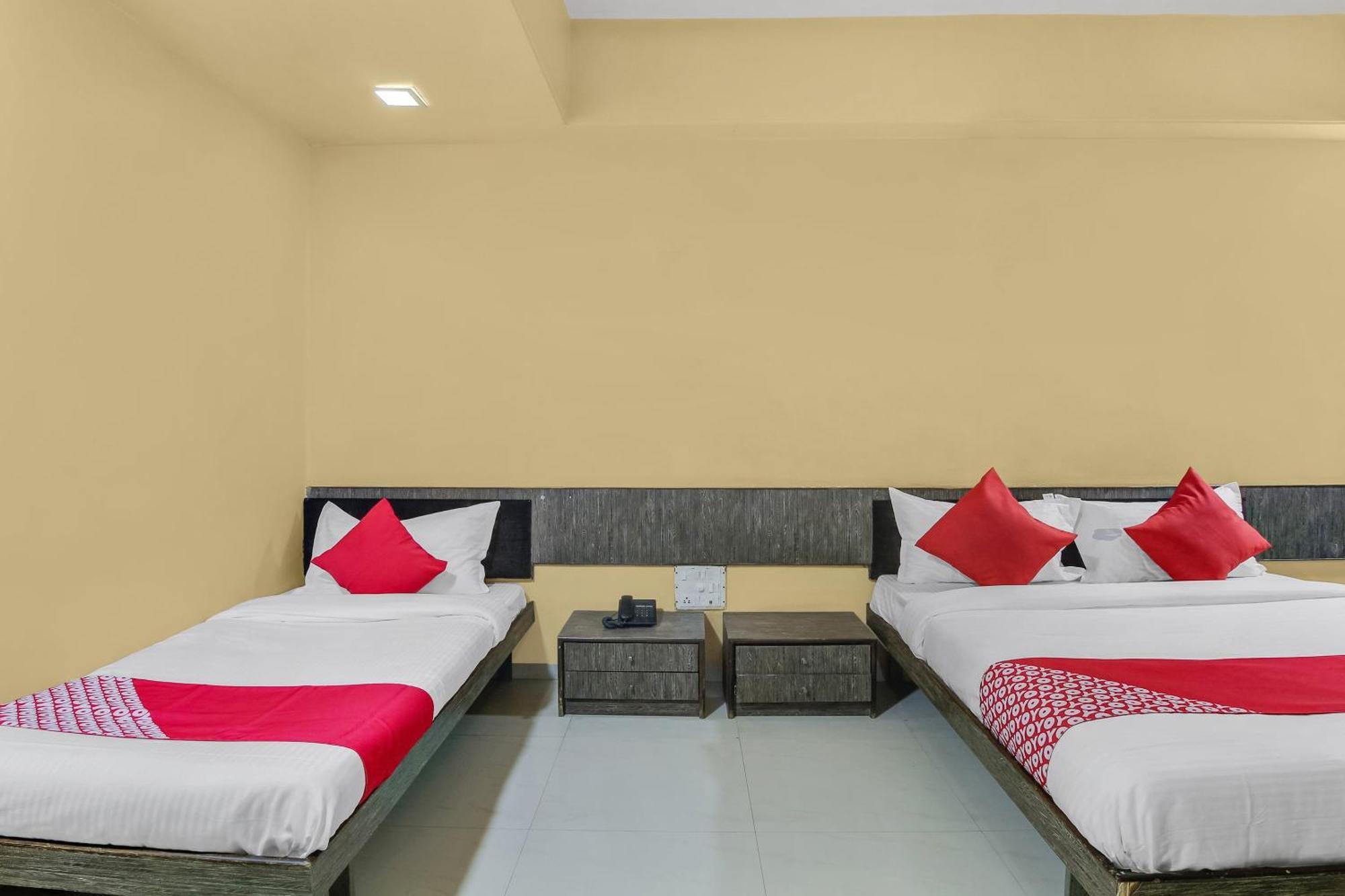 Hotel O Priyanka Residency سولابور المظهر الخارجي الصورة